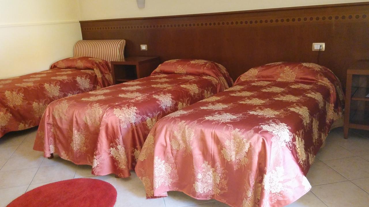 Hotel Turrita アッローネ エクステリア 写真